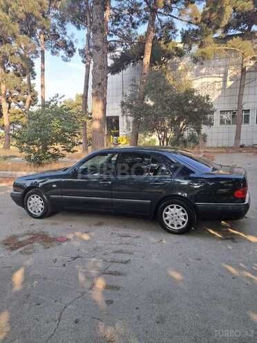 Mercedes E 240 1998, 235,000 km - 2.4 l - Bakı