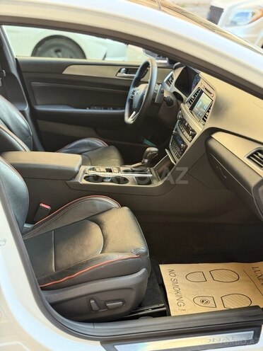 Hyundai Sonata-4