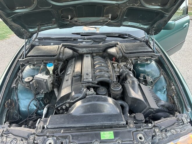BMW 523 1997, 400,000 km - 2.5 л - Füzuli