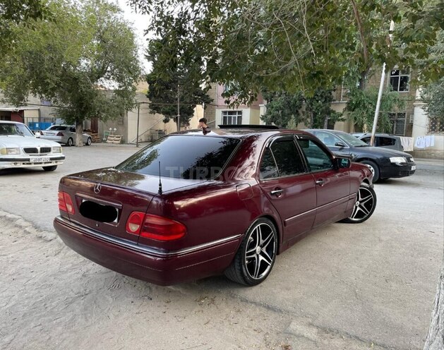 Mercedes E 230 1998, 225,566 km - 2.3 l - Bakı
