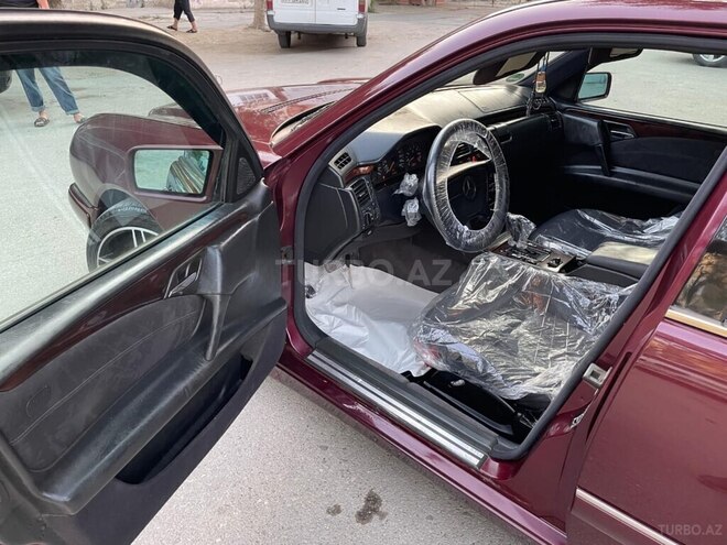 Mercedes E 230 1998, 225,566 km - 2.3 l - Bakı