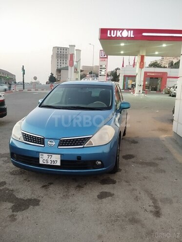 Nissan Tiida-1