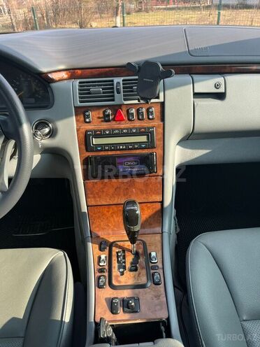 Mercedes E 320 2000, 420,000 km - 3.2 л - Masallı