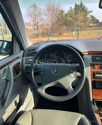 Mercedes E 320 2000, 420,000 km - 3.2 л - Masallı