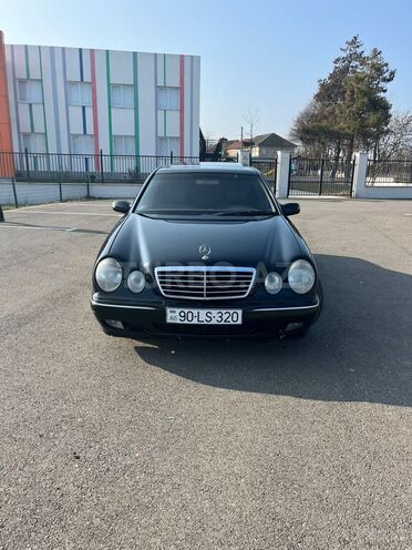 Mercedes E 320 2000, 420,000 km - 3.2 л - Masallı