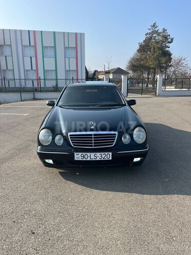 Mercedes E 320 2000, 420,000 km - 3.2 л - Masallı