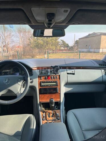 Mercedes E 320 2000, 420,000 km - 3.2 л - Masallı