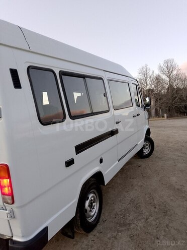 Mercedes 208 D 1993, 284,893 km - 2.3 л - Gəncə