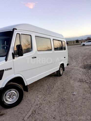Mercedes 208 D 1993, 284,893 km - 2.3 л - Gəncə