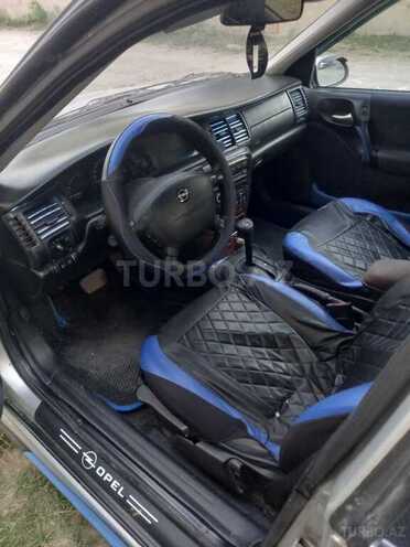 Opel Vectra-6