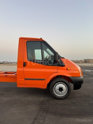 Ford Transit-5