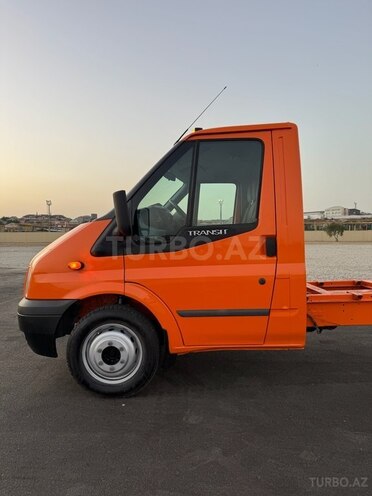 Ford Transit-4