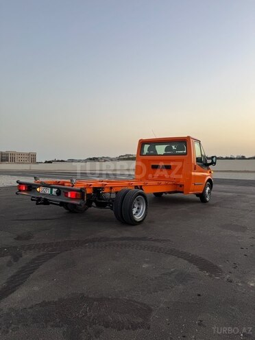 Ford Transit-6
