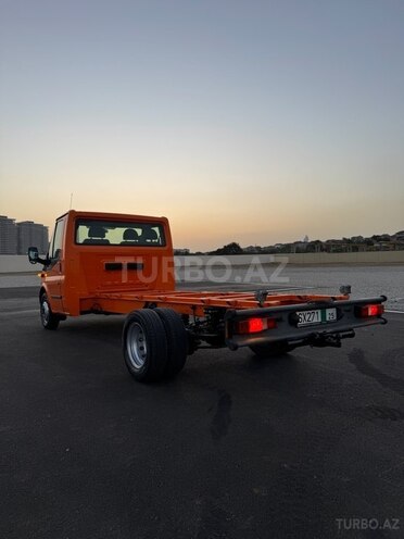 Ford Transit-7