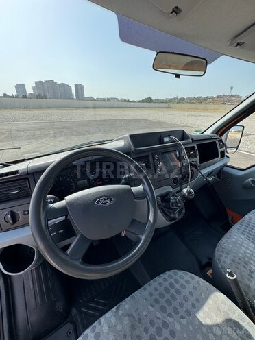 Ford Transit-3