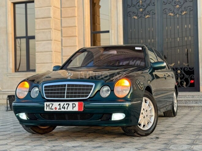 Mercedes E 240 2000, 324,000 km - 2.6 l - Saatlı
