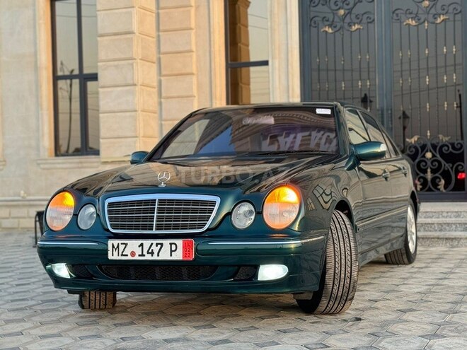 Mercedes E 240 2000, 324,000 km - 2.6 l - Saatlı