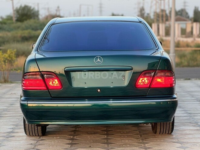 Mercedes E 240 2000, 324,000 km - 2.6 l - Saatlı