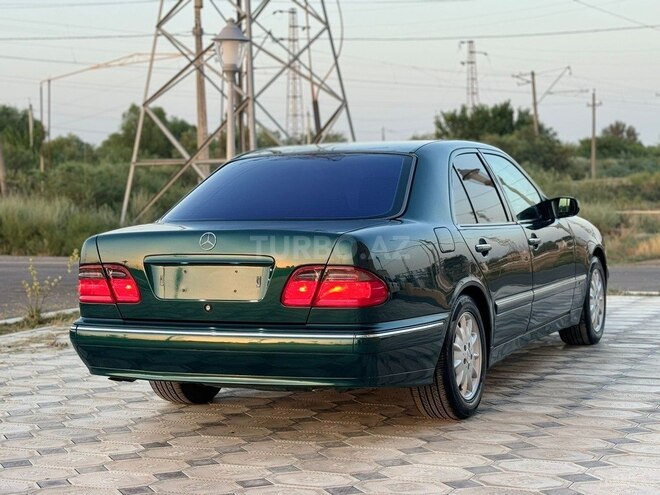 Mercedes E 240 2000, 324,000 km - 2.6 l - Saatlı