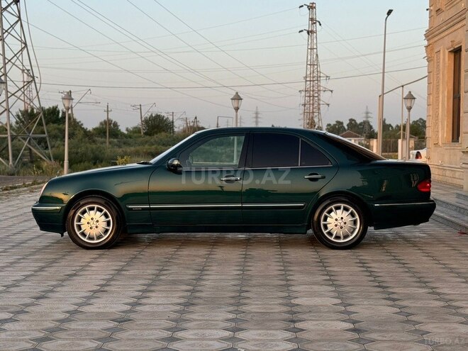 Mercedes E 240 2000, 324,000 km - 2.6 l - Saatlı