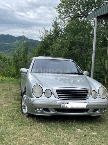 Mercedes E 320 2001, 309,000 km - 3.2 l - Şamaxı