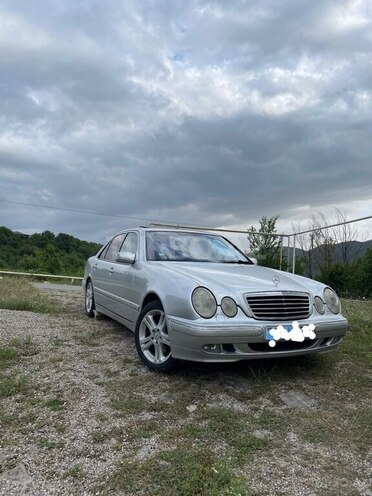 Mercedes E 320 2001, 309,000 km - 3.2 l - Şamaxı