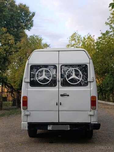 Mercedes 208 D 1993, 258,000 km - 2.3 л - Biləsuvar