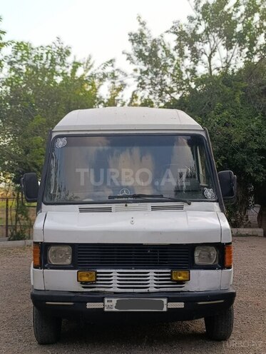 Mercedes 208 D 1993, 258,000 km - 2.3 л - Biləsuvar