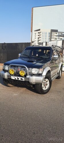 Mitsubishi Pajero-1