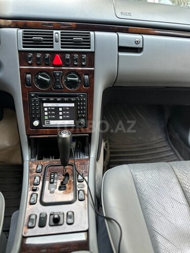 Mercedes E 220 d 2000, 413,000 km - 2.2 l - Bakı