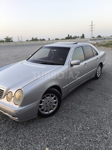 Mercedes E 220 d 2001, 450,000 km - 2.2 л - Ucar