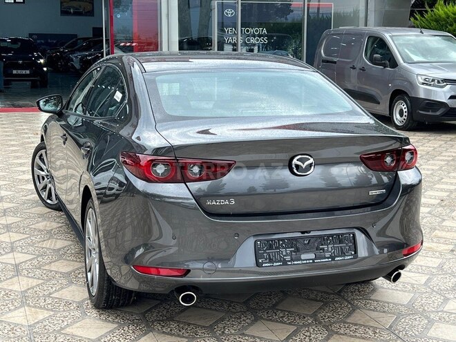 Mazda 3-8