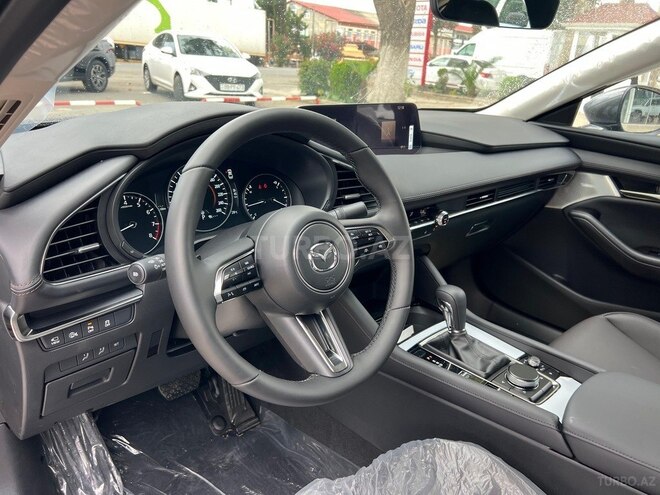 Mazda 3-10
