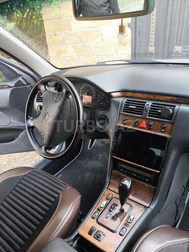 Mercedes E 220 d 2001, 450,000 km - 2.2 л - Ucar