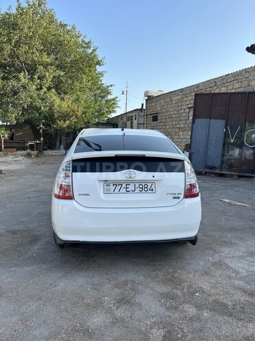 Toyota Prius-4