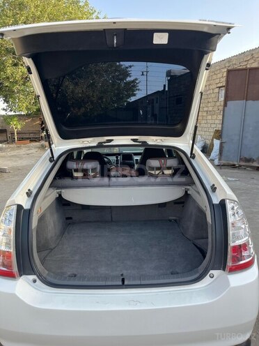 Toyota Prius-5
