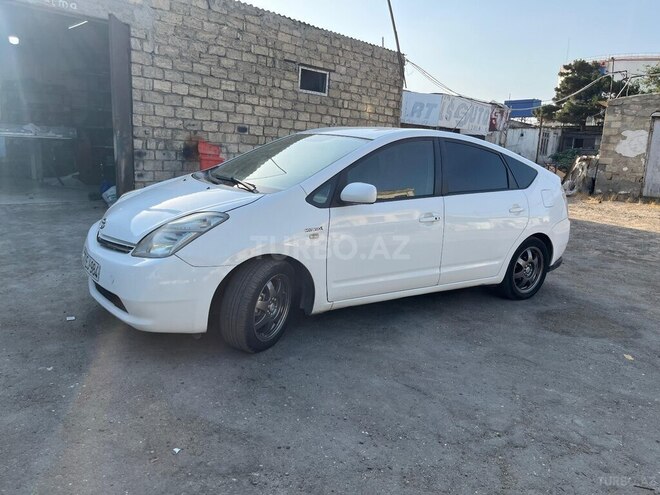 Toyota Prius-3
