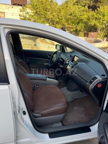 Toyota Prius-9