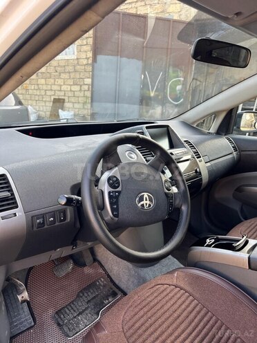 Toyota Prius-10