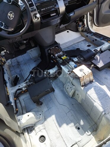Toyota Prius-17