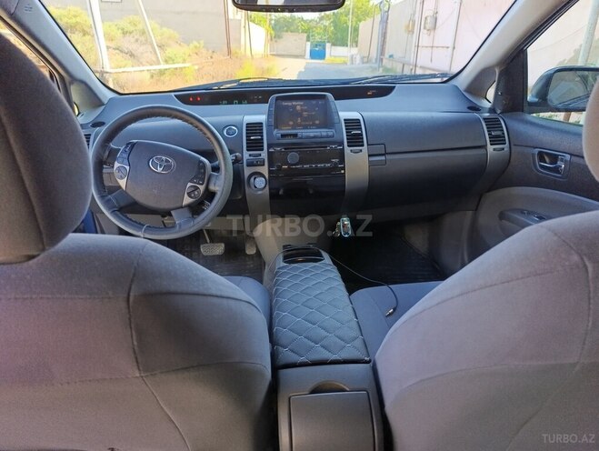 Toyota Prius-5