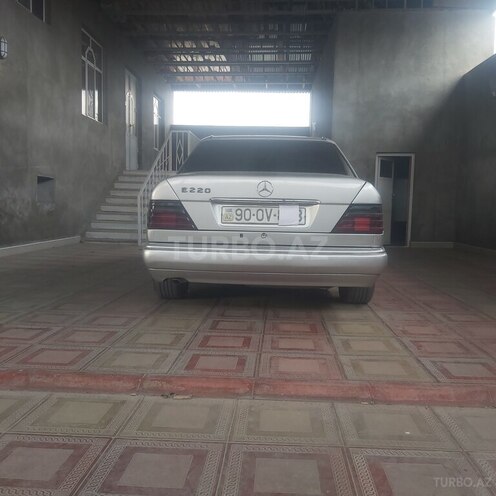 Mercedes E 220 1995, 520,000 km - 2.2 l - Şəmkir