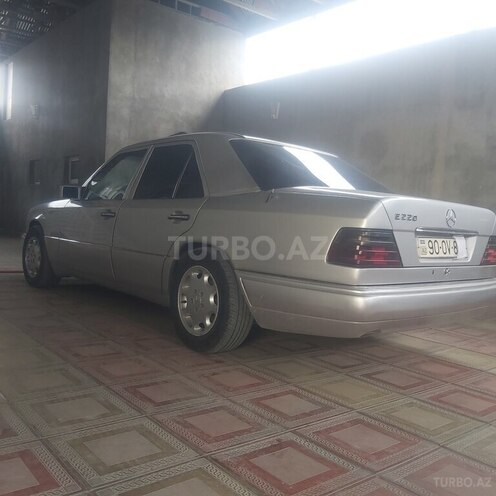 Mercedes E 220 1995, 520,000 km - 2.2 l - Şəmkir