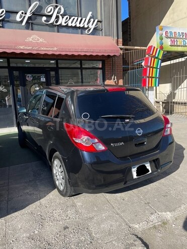 Nissan Tiida-5