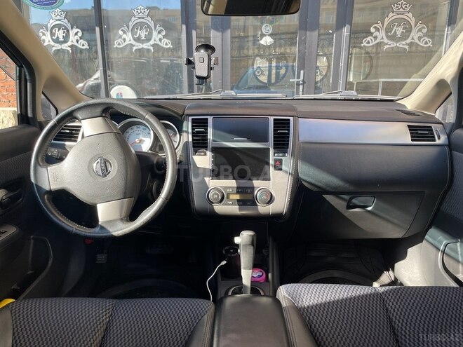 Nissan Tiida-8
