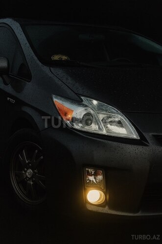 Toyota Prius-4
