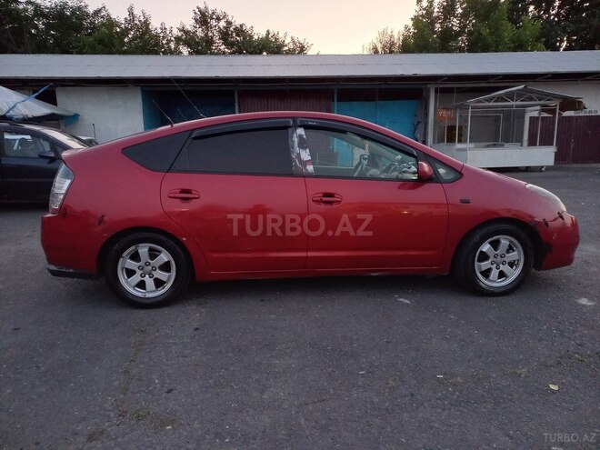 Toyota Prius-5