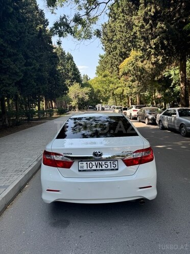 Toyota Camry-6