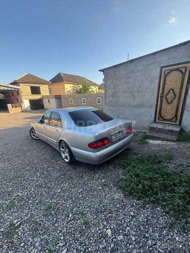 Mercedes E 320 2000, 400,000 km - 3.2 l - Salyan