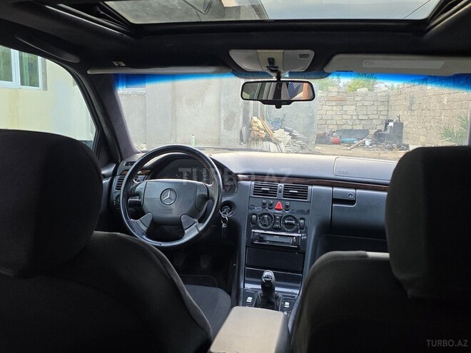 Mercedes E 200 1995, 333,289 km - 2.0 l - Bakı